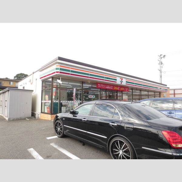 現地周辺 (セブンイレブン八幡楠橋南1丁目店　833m)