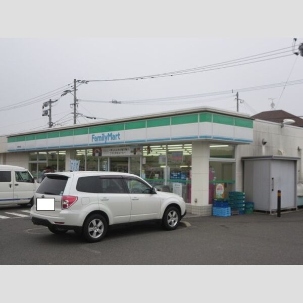 現地周辺 (ファミリーマート八幡学研台店　601m)