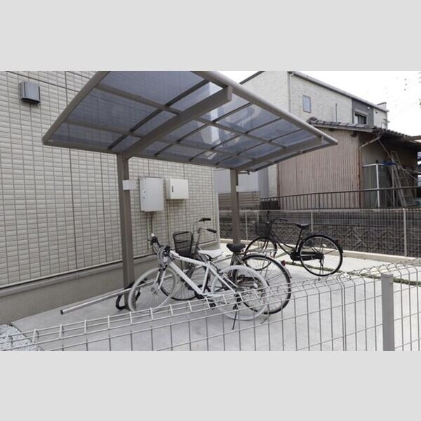 現地周辺 (シーズンさくらB棟　駐輪場)