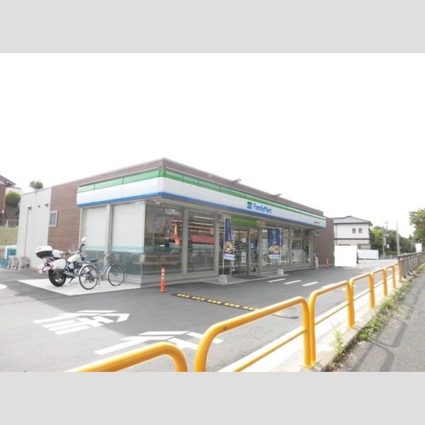 現地周辺 (ファミリーマート　小倉下石田1丁目店　280m)