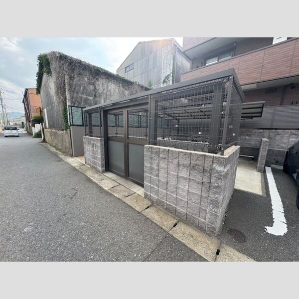 現地周辺 (ゴミステーション)