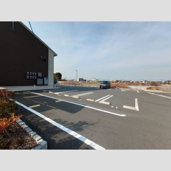 駐車場 (D-room築上町　駐車場)