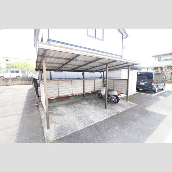 現地周辺 (駐輪場)