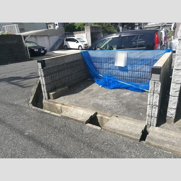 現地周辺 (セジュール鴨生田　ゴミ置場)