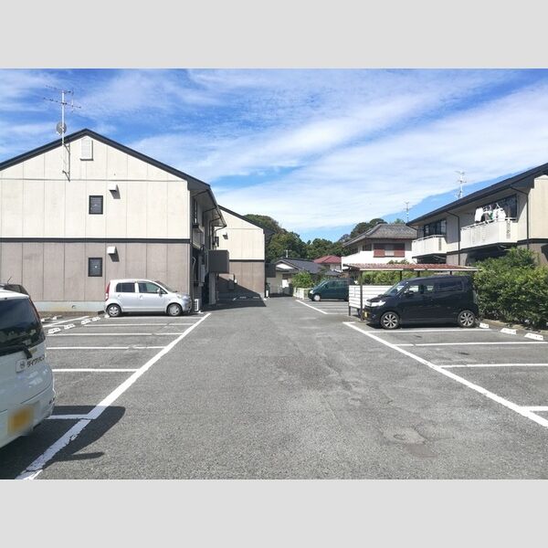 駐車場 (セジュール鴨生田　駐車場)
