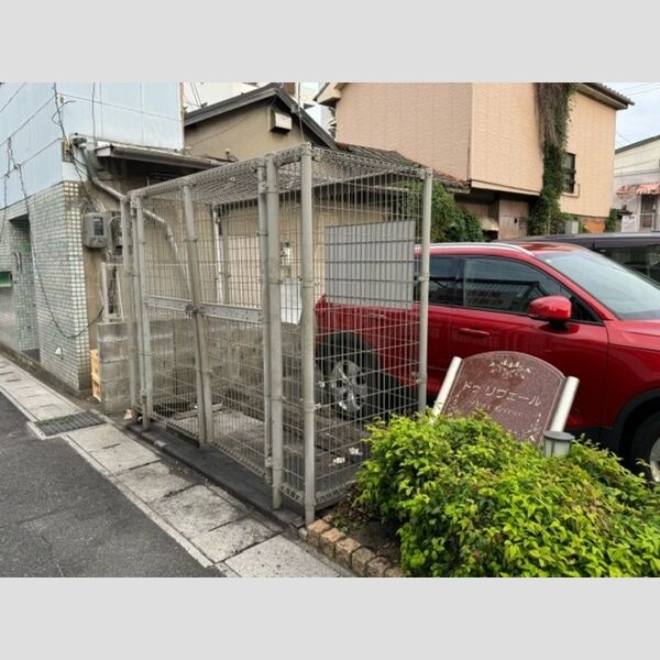 現地周辺 (ゴミ置き場)