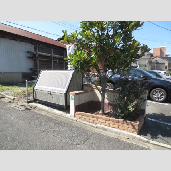 現地周辺 (リセーラ ごみ庫)