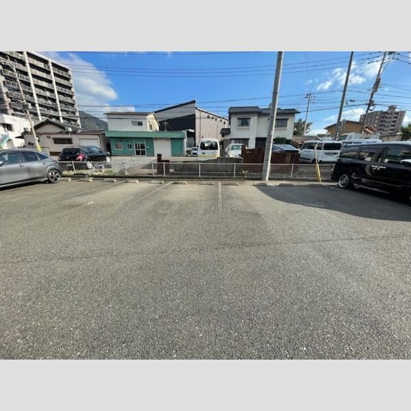 駐車場 (リセーラ 駐車場)