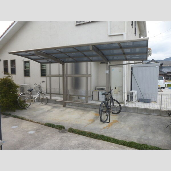 現地周辺 (駐輪場)