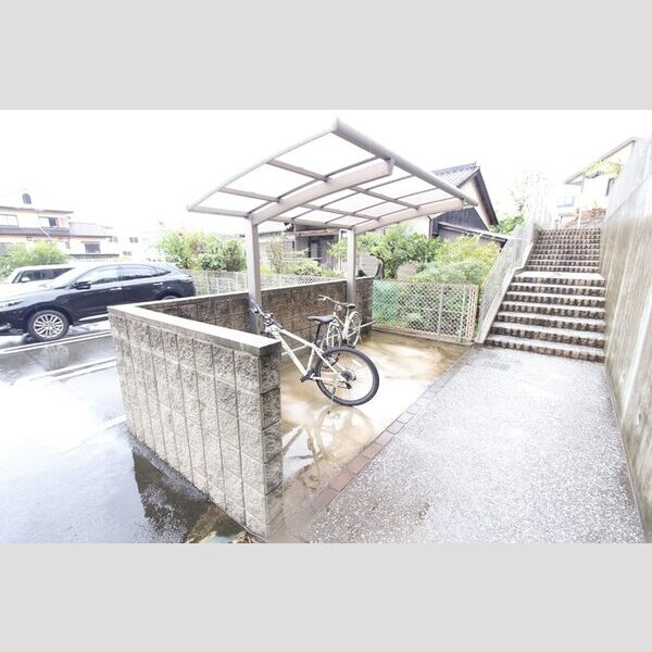 駐車場 (駐輪場)