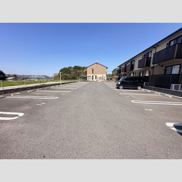 駐車場 (駐車場)