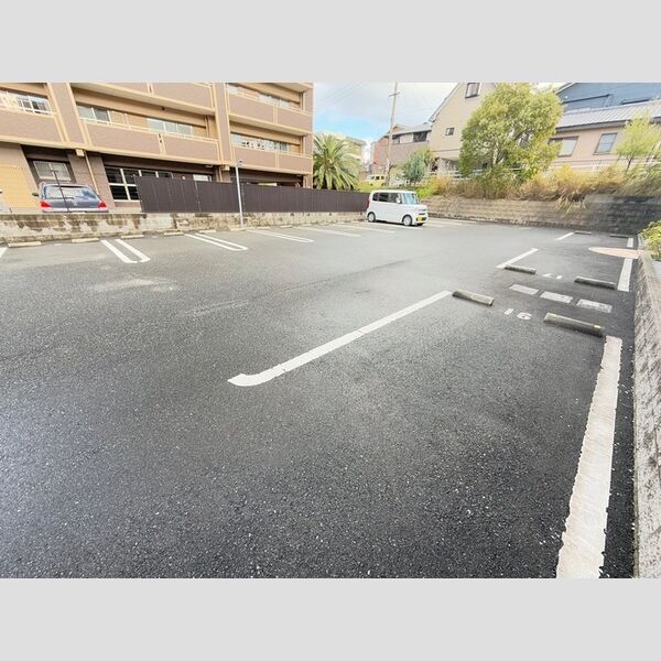 駐車場 (駐車場)