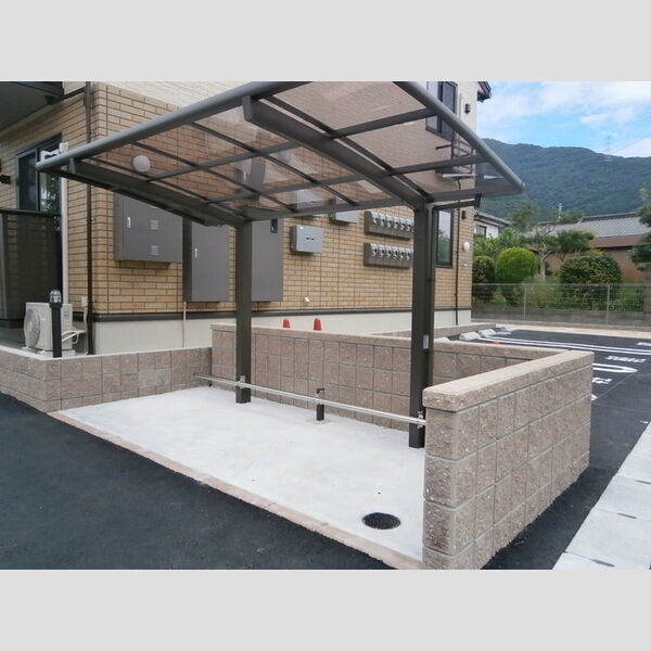 現地周辺 (駐輪場)