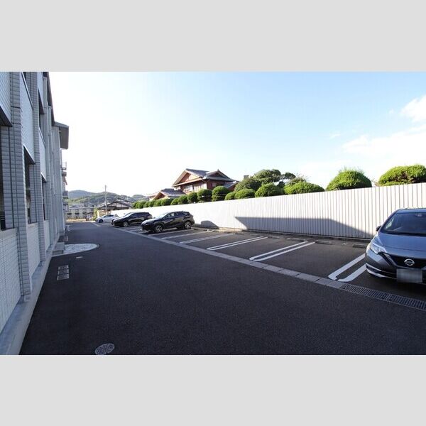 駐車場 (駐車場)