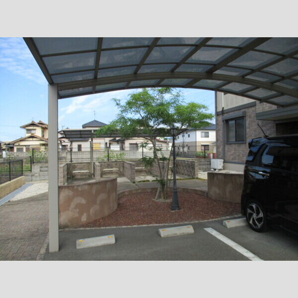 現地周辺 (駐車場)