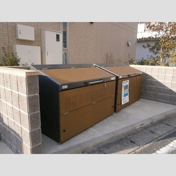 現地周辺 (M・K・K北方　ごみ庫)