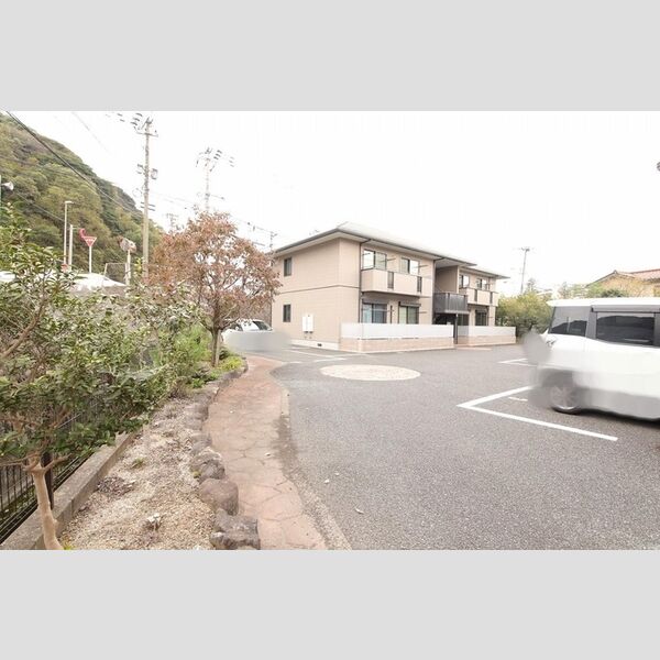 駐車場 (エヴァーグリーン紫の池A棟駐車場)