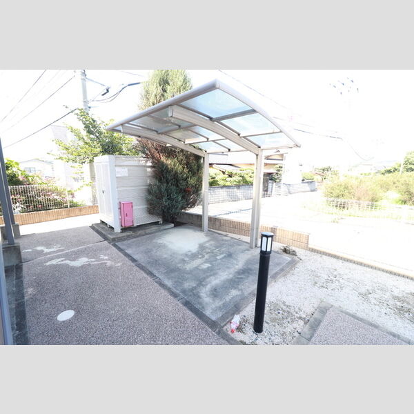 現地周辺 (ヴィオラ楠橋　駐輪場)