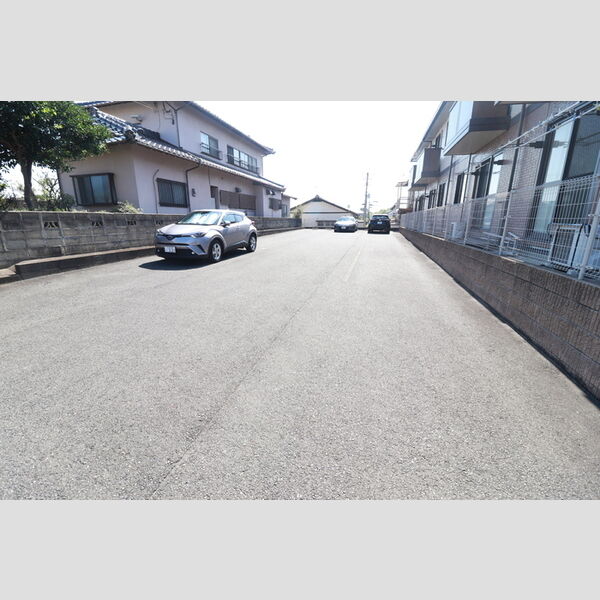 駐車場 (ヴィオラ楠橋　駐車場)