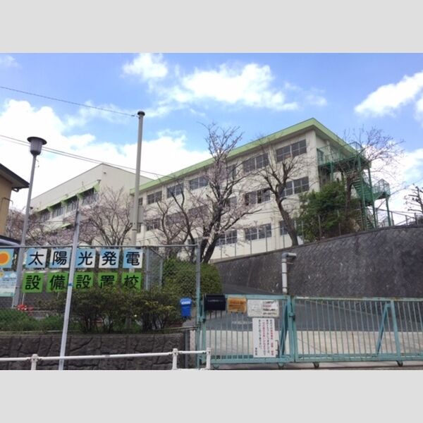 現地周辺 (守恒小学校 275m)