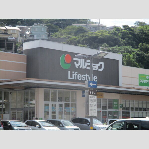 現地周辺 (マルショク深町店　2934m)