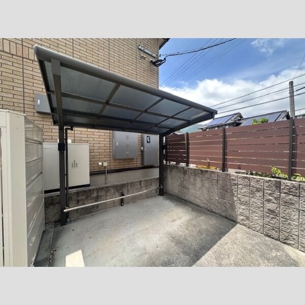 現地周辺 (駐輪場)