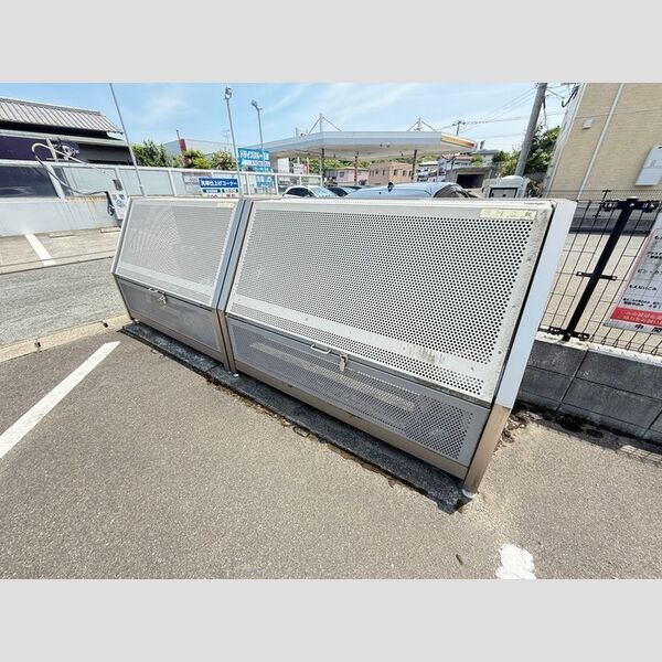 現地周辺 (ゴミステーション)