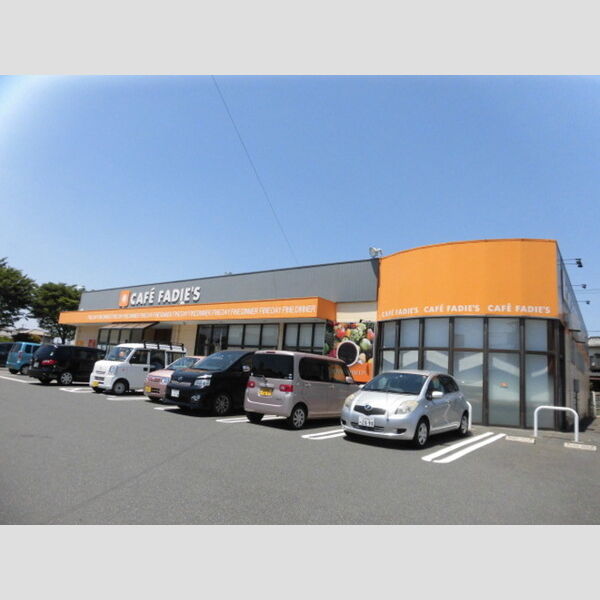 現地周辺 (ファディ本城店372 m)