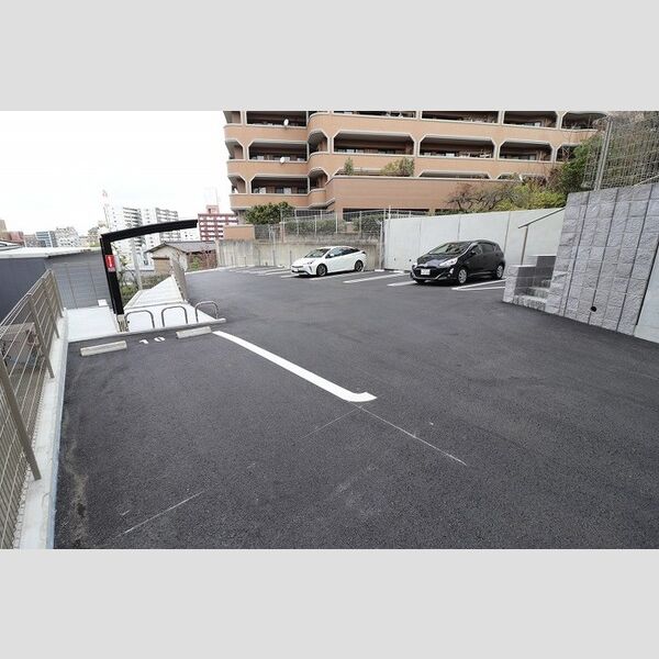 駐車場 (駐車場)