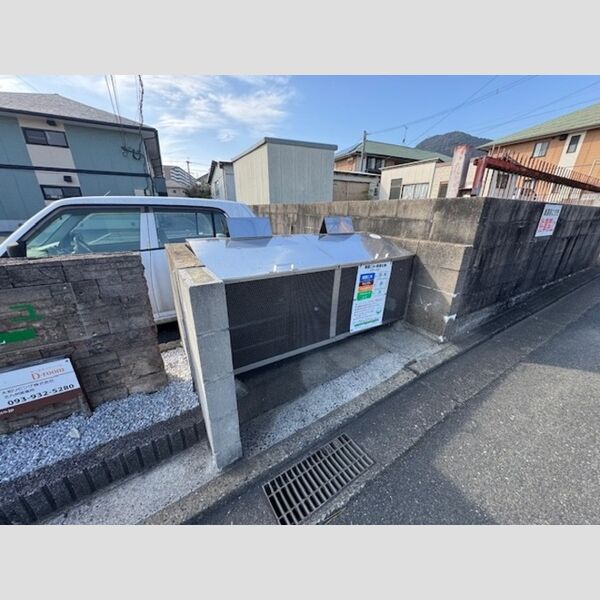 現地周辺 (ゴミ置き場)