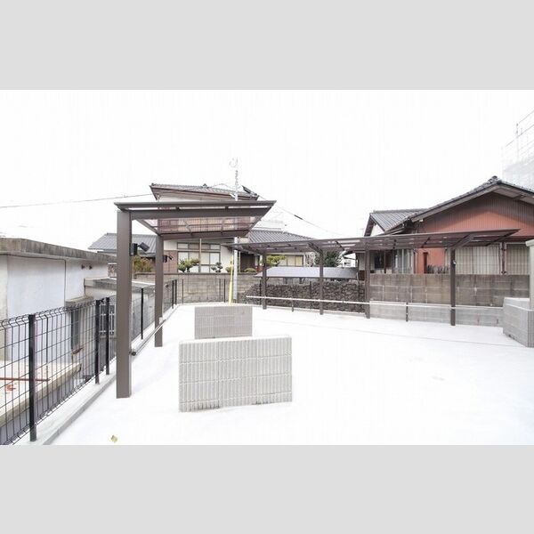 現地周辺 (駐輪場)