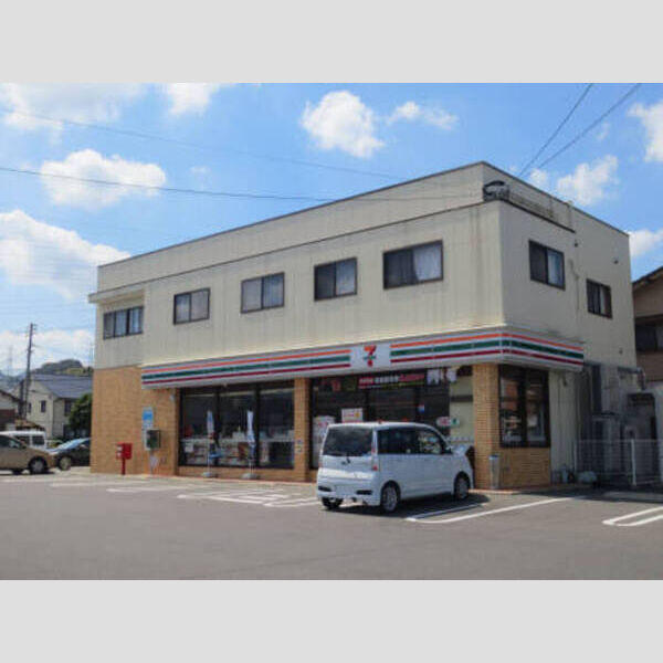現地周辺 (セブンイレブン小倉高野1丁目店(369m))