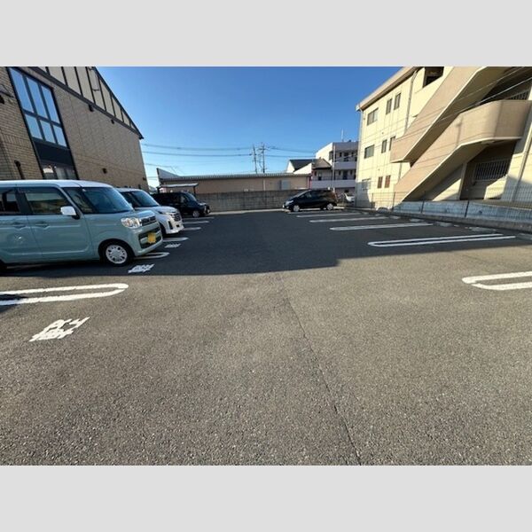 駐車場 (駐車場)