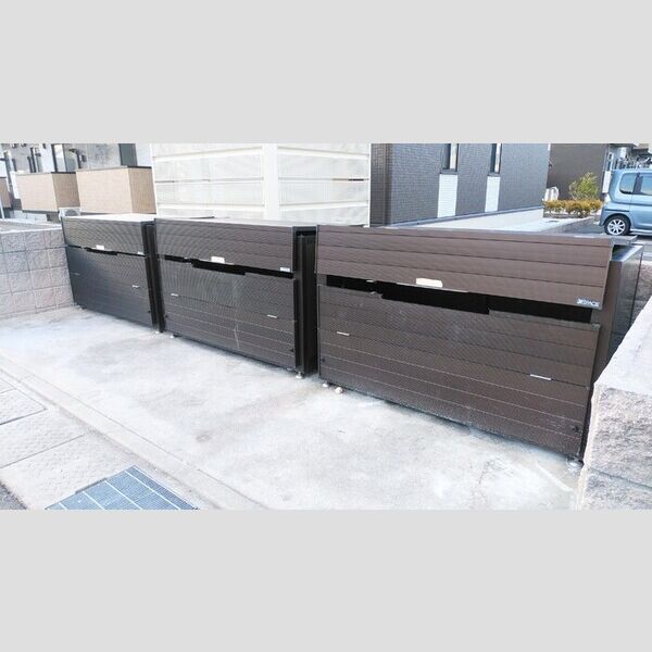 現地周辺 (ゴミ置場)