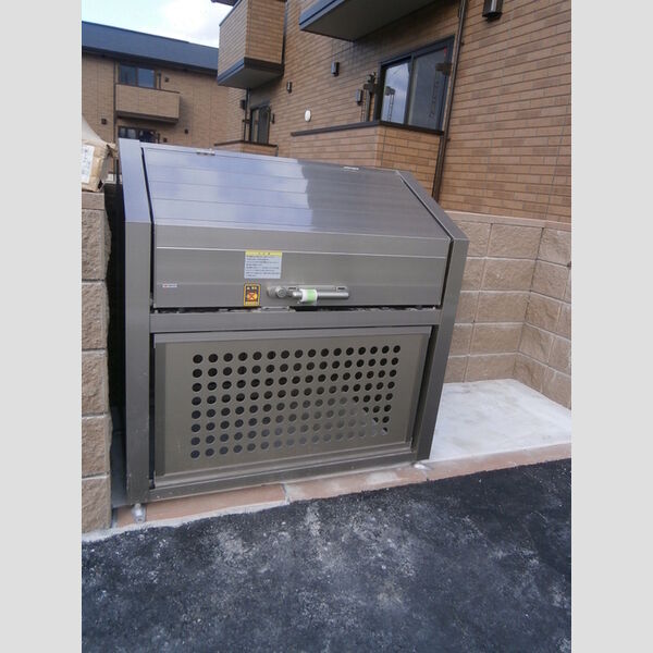 現地周辺 (ゴミ置き場)