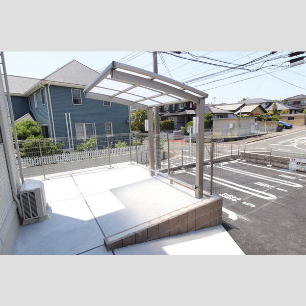 現地周辺 (駐輪場)