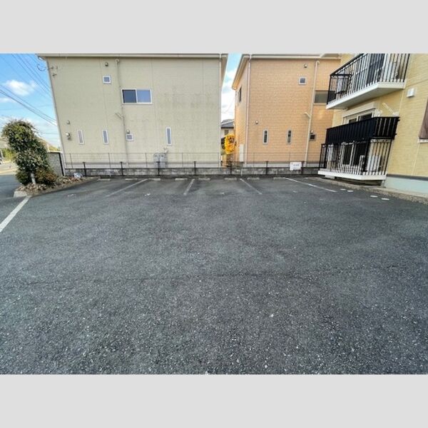 現地周辺 (駐輪場)