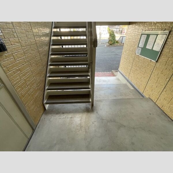 エントランス (エントランス)