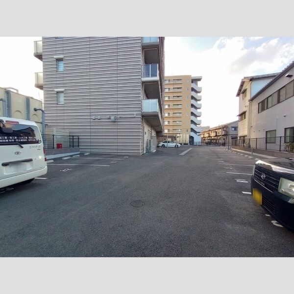 駐車場 (テゾーロ行橋 駐車場)