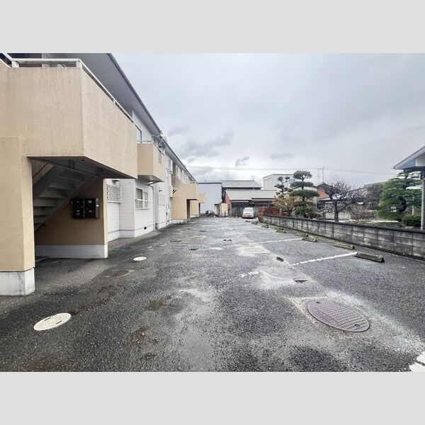 駐車場 (メゾン若宮　駐車場)