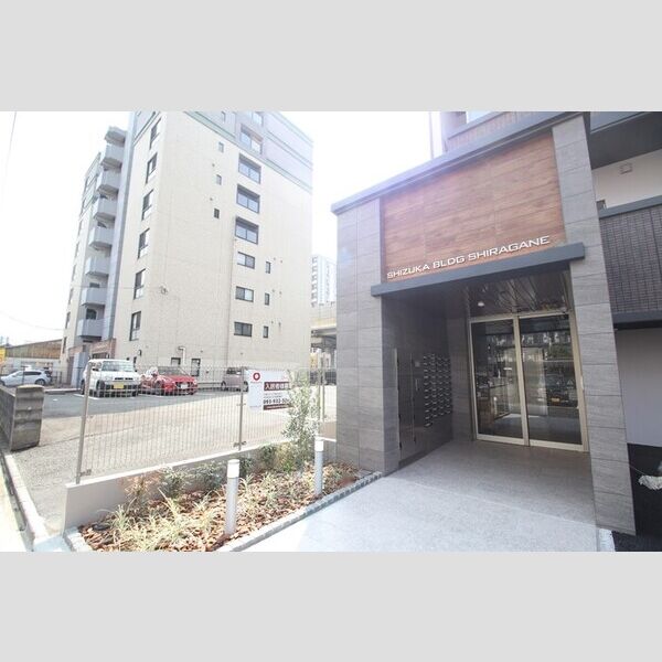 エントランス (エントランス)