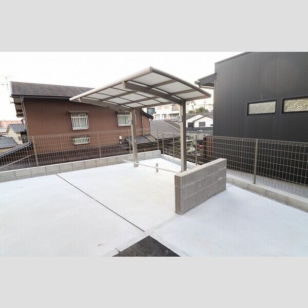 現地周辺 (駐輪場)