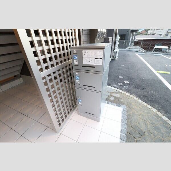 現地周辺 (宅配BOX)