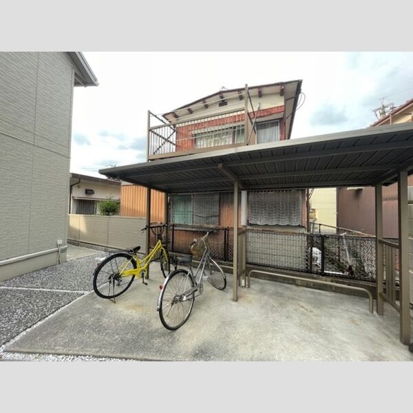 現地周辺 (ラシーヌYugawa 駐輪場)