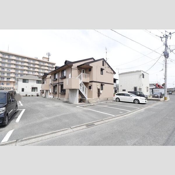 駐車場 (セジュール朽網　駐車場)