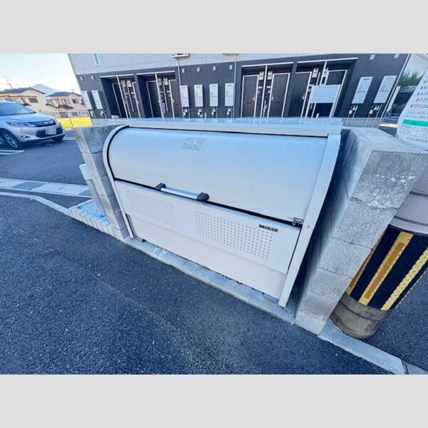 現地周辺 (ゴミステーション)