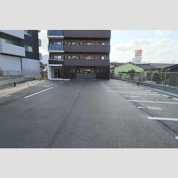 駐車場 (駐車場)