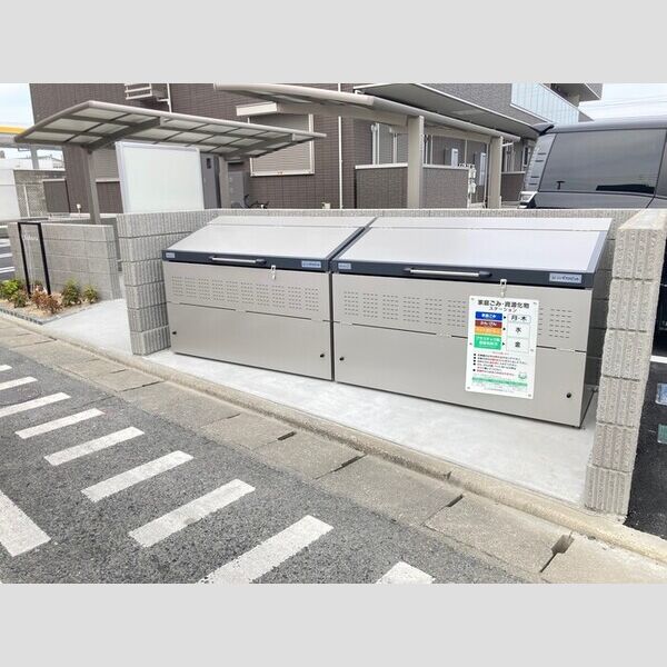 現地周辺 (ゴミ置き場)