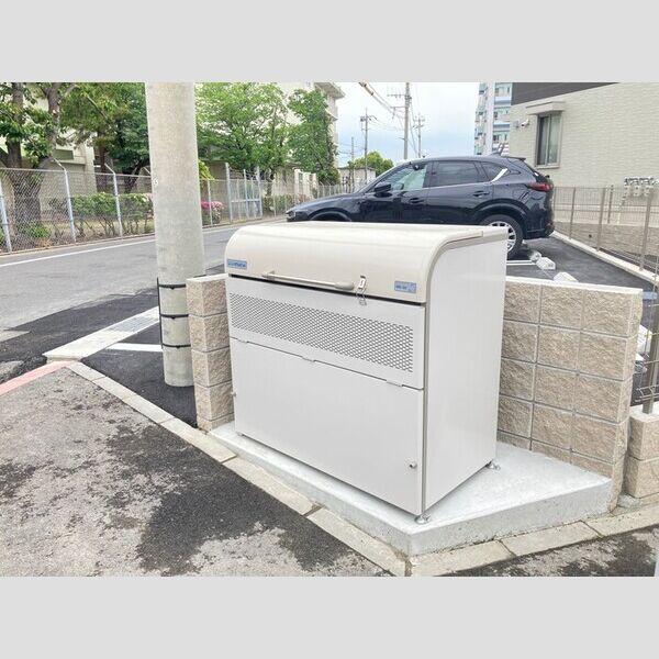 現地周辺 (ゴミ置き場)