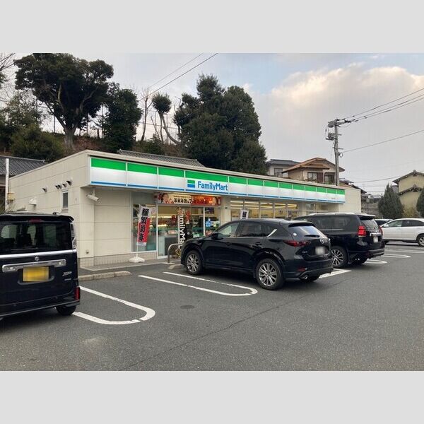現地周辺 (ファミリーマート八幡本城東店 455m)